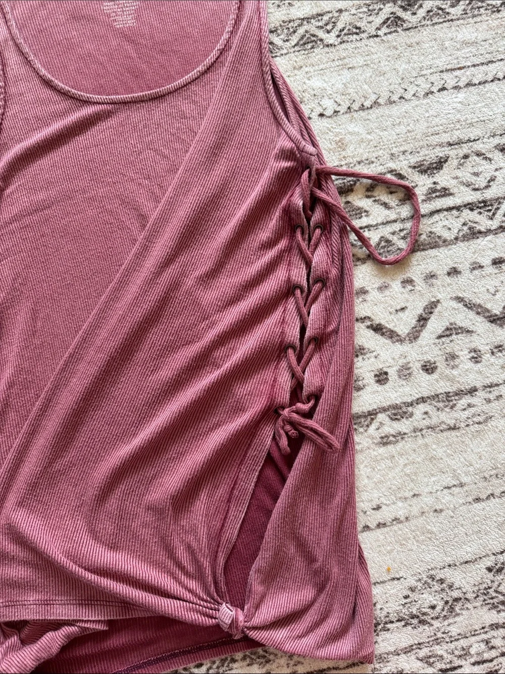 American Eagle Outfitters Ribbed Lace-Up Tank in Burgundy